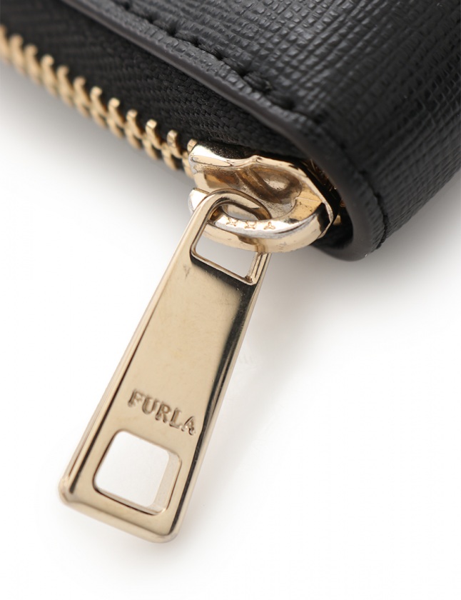 フルラ FURLA ラウンドファスナー二つ折り財布 黒 小物 レザー