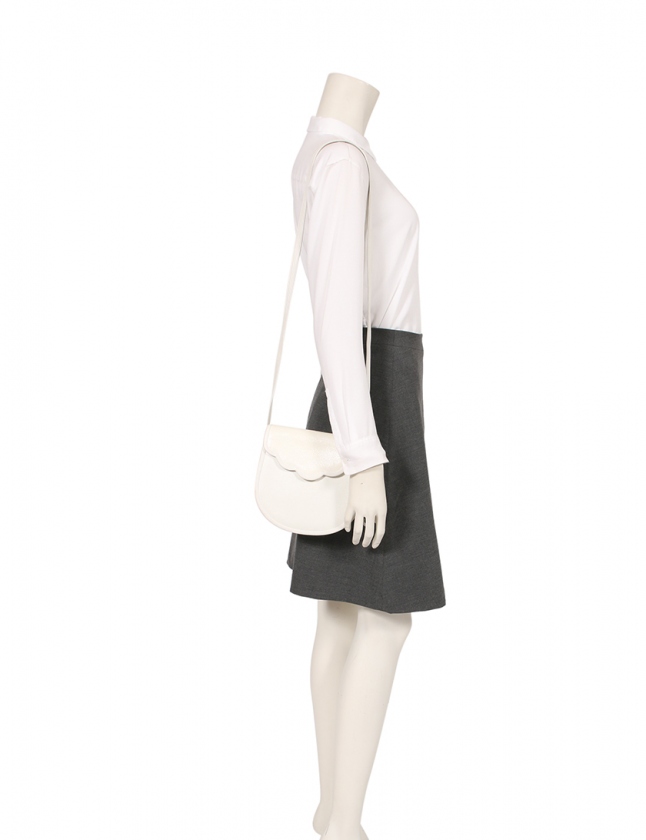 イヴサンローラン YVES SAINT LAURENT ショルダーバッグ 白