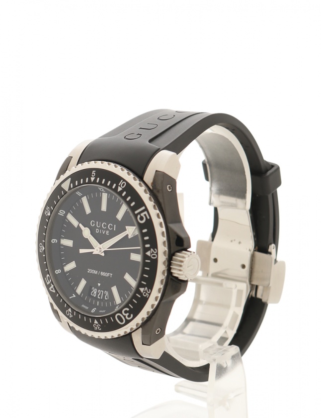 グッチ GUCCI 腕時計 メンズ クオーツ グッチ ダイヴ 黒 136.2 SS