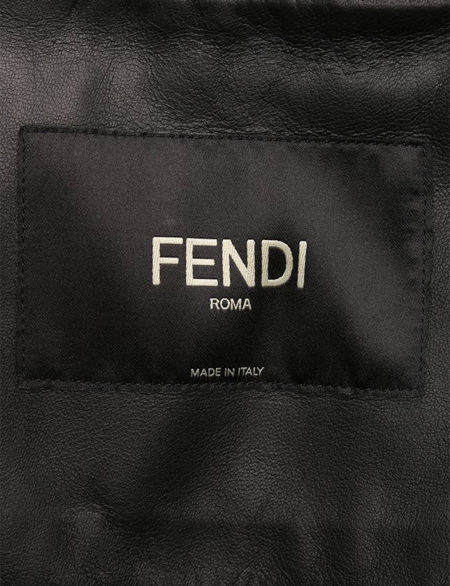 フェンディ　エンボス加工フード付きレザージャケット フェンディ FENDI レザージャケット ズッカ柄エンボス 黒 52