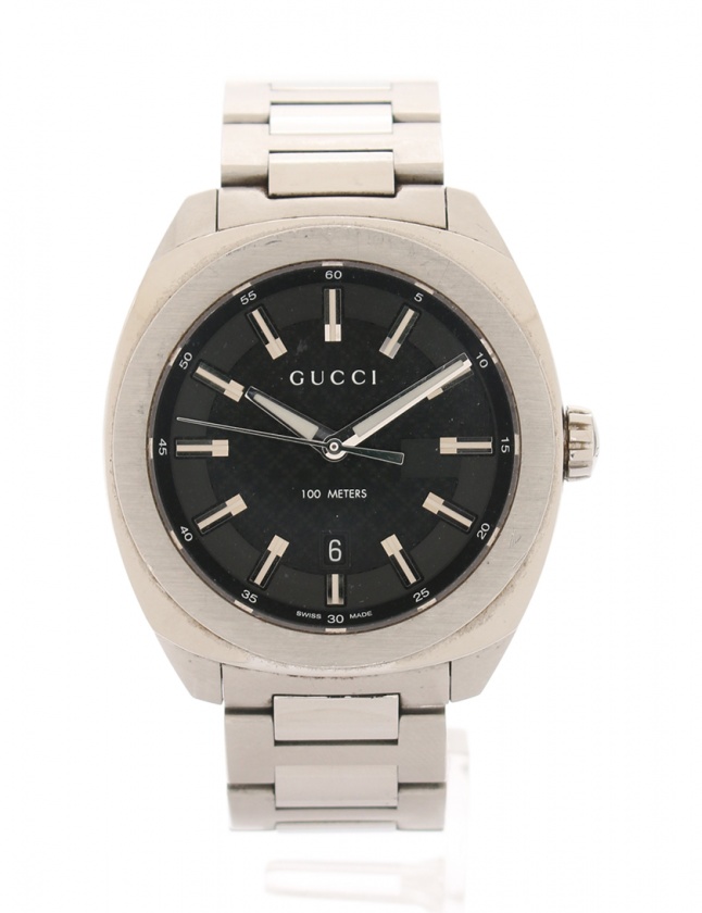 グッチ GUCCI 腕時計 メンズ クオーツ シルバー 142.3 SS 黒文字盤