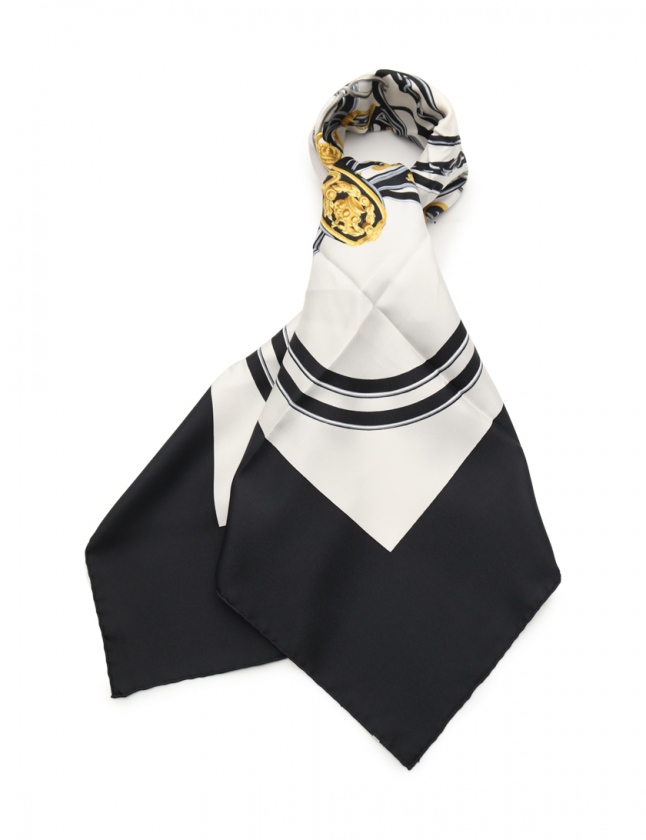 HERMES シルクスカーフ 黒・マルチカラー