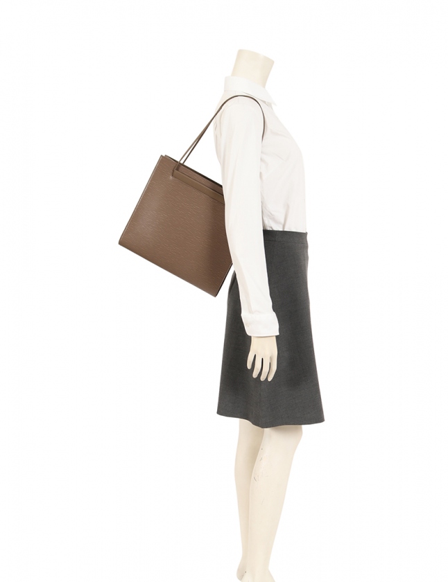 ルイヴィトン サントロペショルダーバッグ　エピM5246C ルイヴィトン LOUIS VUITTON ショルダーバッグ サントロペ エピ