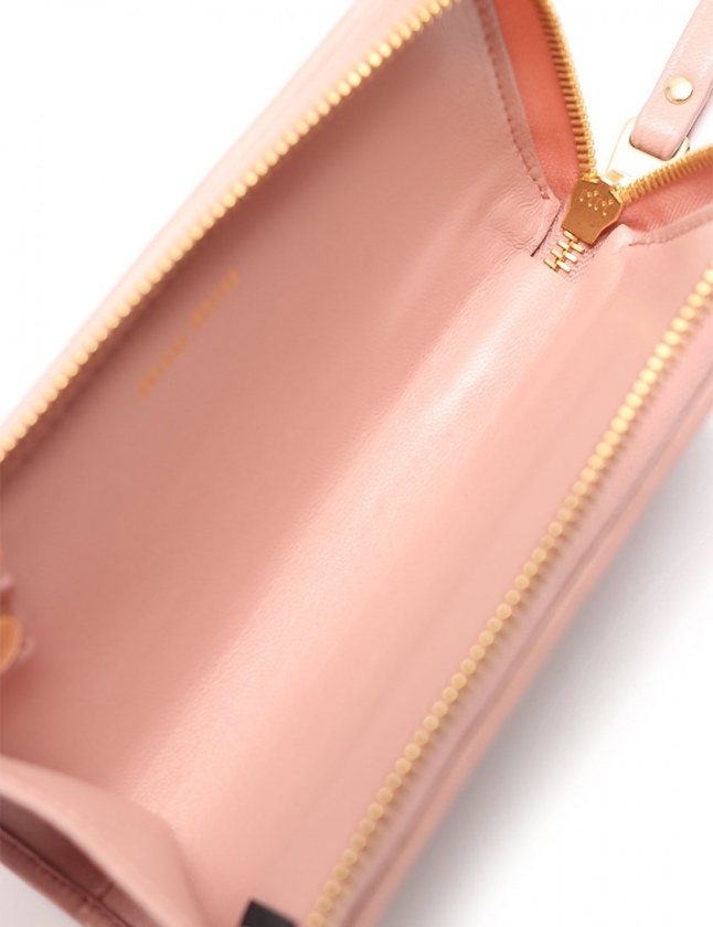 【新品未使用】miu miu ピンク レザー キーケース miu MIUMIU ミュウミュウ マテラッセ 5PG222 キーケース レザー
