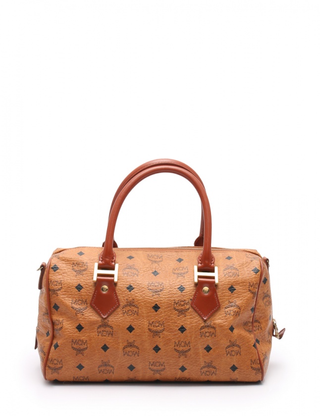 MCMボストンバッグ 包み込む 