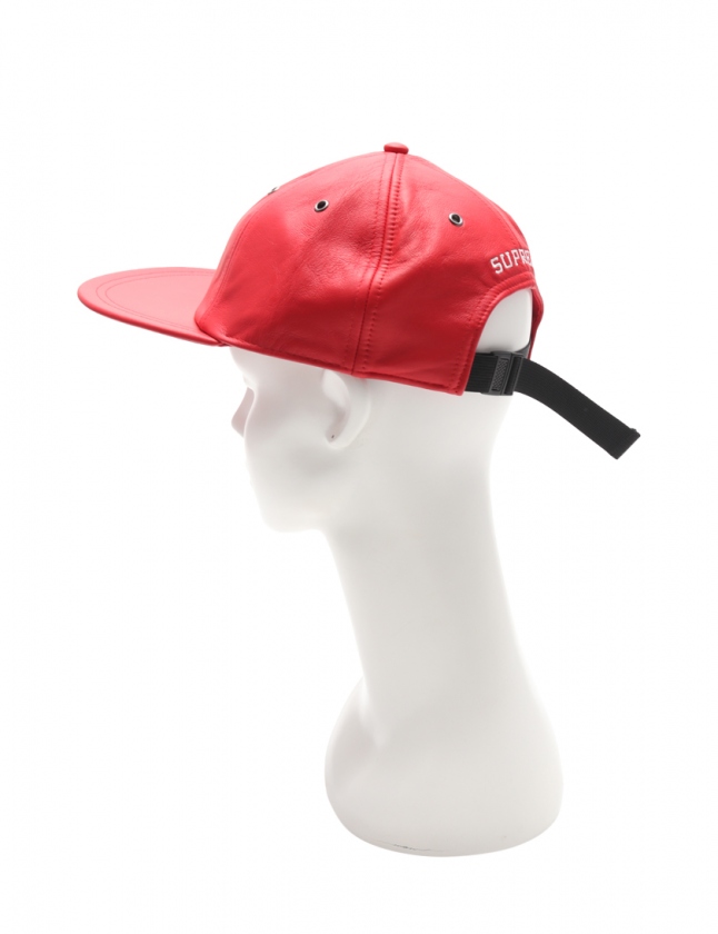 SUPREMEとTHE NORTH FACEキャップ赤