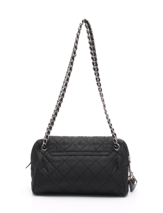 PRADA　ナイロン　キルティング　シルバーチェーン　ショルダーバッグ　黒 PRADAナイロンキルティングシルバーチェーンショルダーバッグ黒