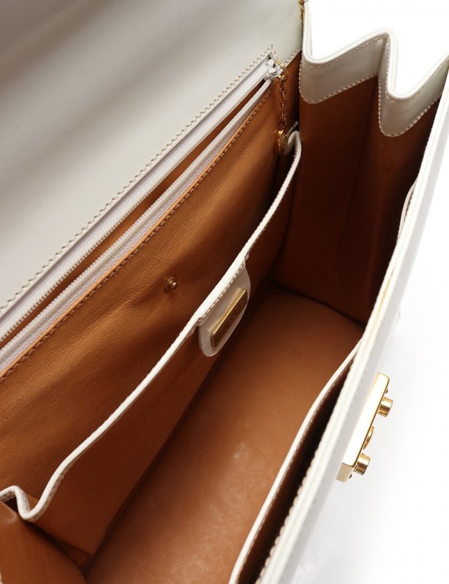 極美品　オールドグッチ　GUCCI レザー　ハンドバッグ　A4可能 ホワイト グッチ GUCCI ハンドバッグ ショルダーバッグ オールドグッチ 白 000