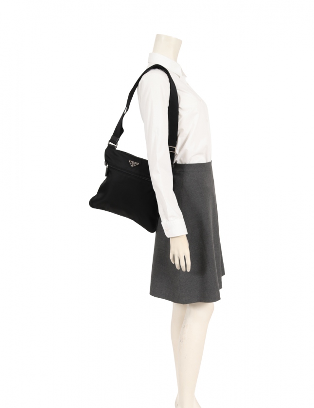PRADA プラダ ナイロン ショルダーバッグ VA053M 楽天市場】【美品】プラダ PRADA ナイロン 斜め掛け ショルダーバッグ