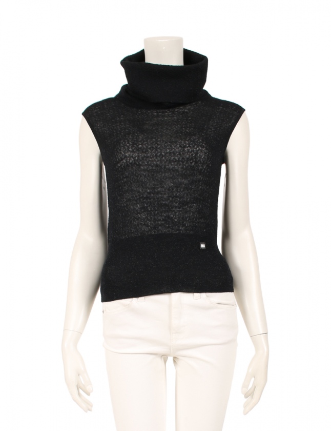 CHANEL - CHANEL シャネル★超美品 ココマークプレート タートルニット ノースリーブ シャネル CHANEL ニット ココマーク 黒 38 トップス