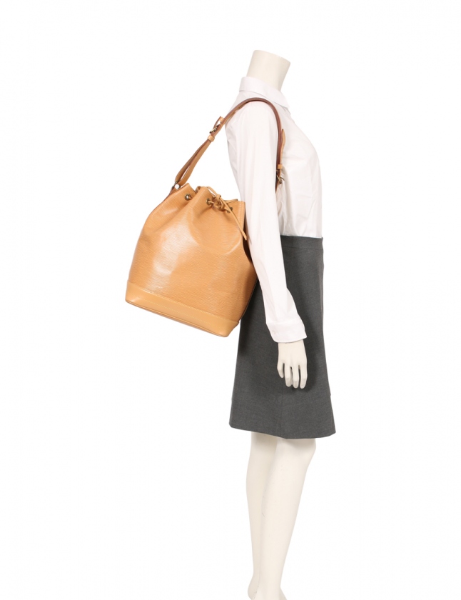 ルイヴィトン LOUIS VUITTON ショルダーバッグ ノエ エピ ウィニペグ 