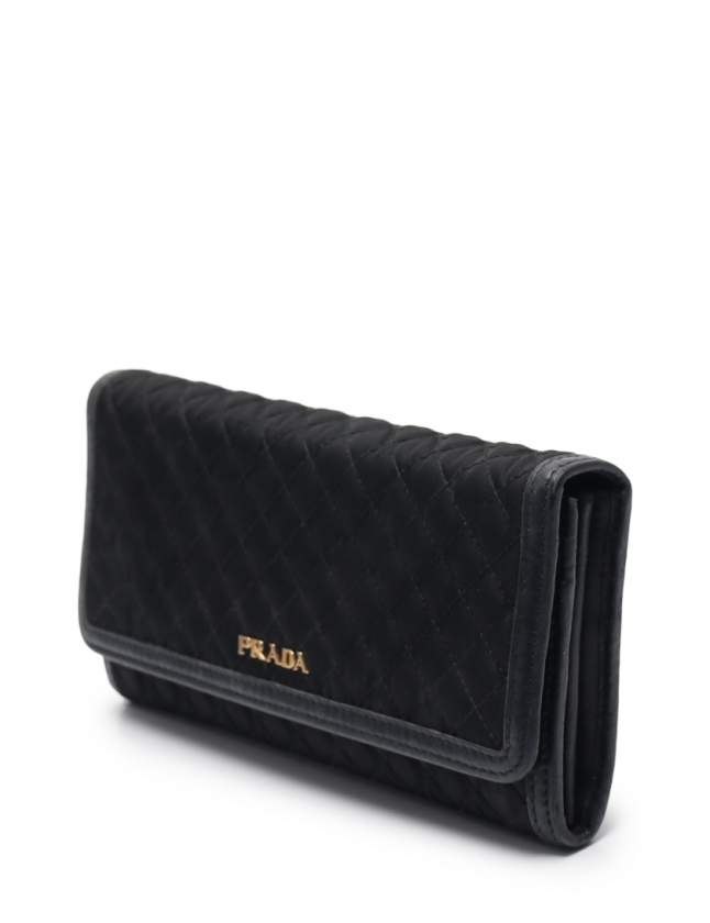 PRADA 二つ折り財布 黒 レザー キルティング