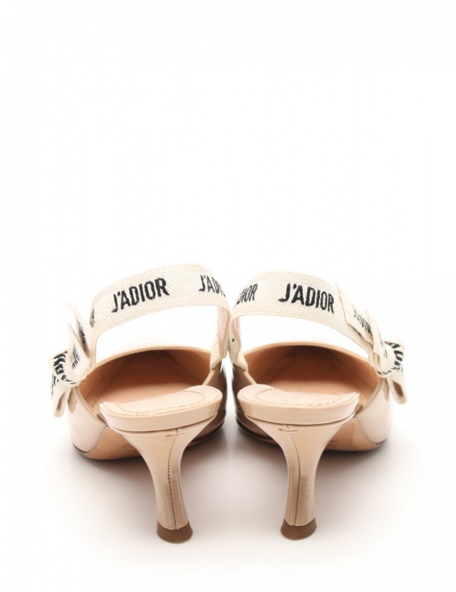 J'ADIOR ベージュ ポインテッドトゥヒール J'ADIOR ベージュ ポインテッドトゥヒール