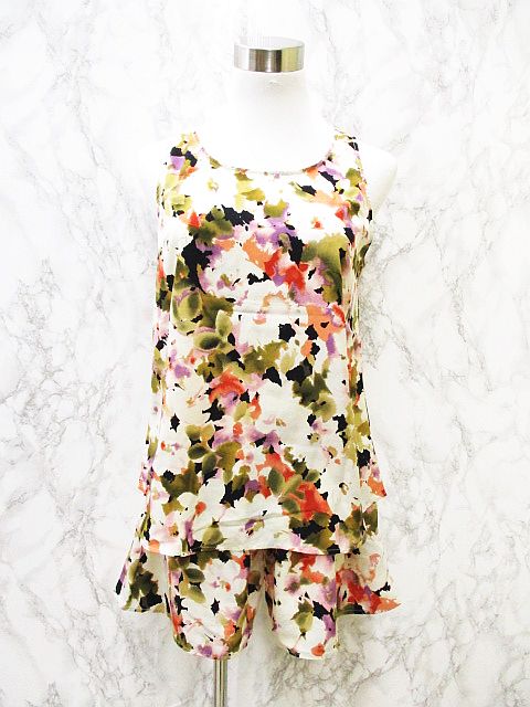 アパートバイローリーズ Apart By Lowrys セットアップ ノースリーブ 花柄 キュロット ショートパンツ ウエストゴム バックジップ F アイボリー系 中古 115 ベクトルパーク