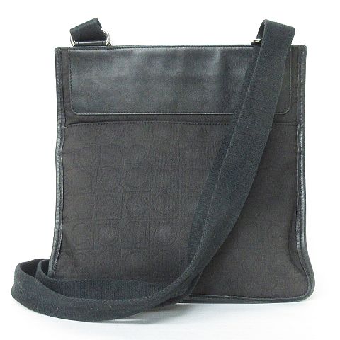 ■SUN　サルヴァトーレフェラガモ　斜めがけ　ショルダーバッグ FERRAGAMO フェラガモ Salvatore Ferragamo バッグ ジョアン