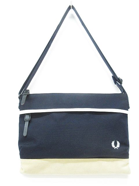 フレッドペリー FRED PERRY サコッシュ ショルダーバッグ 斜め掛け 