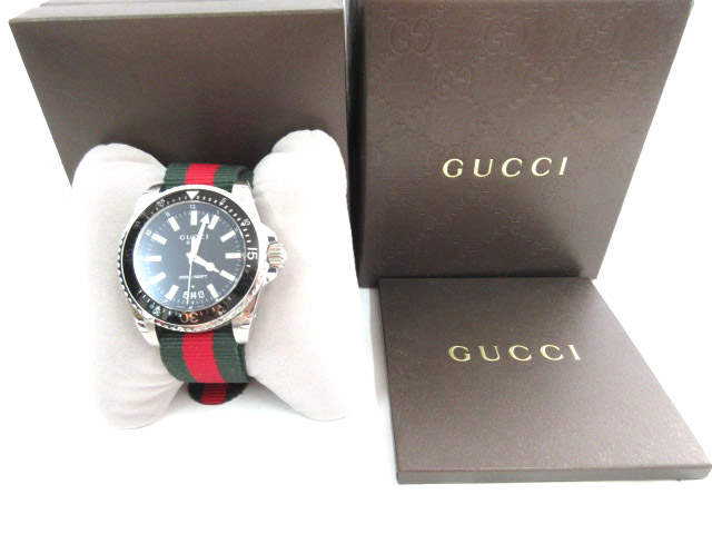 グッチ GUCCI 腕時計 ウォッチ クォーツ デイト 200M防水 DIVE ダイヴ 