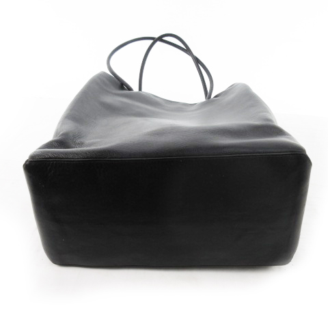 CHANEL ブラック トートバッグ 31 RUE CAMBON PARIS❤️ New Chanel 31 Rue Cambon VIP Black & White Tote With