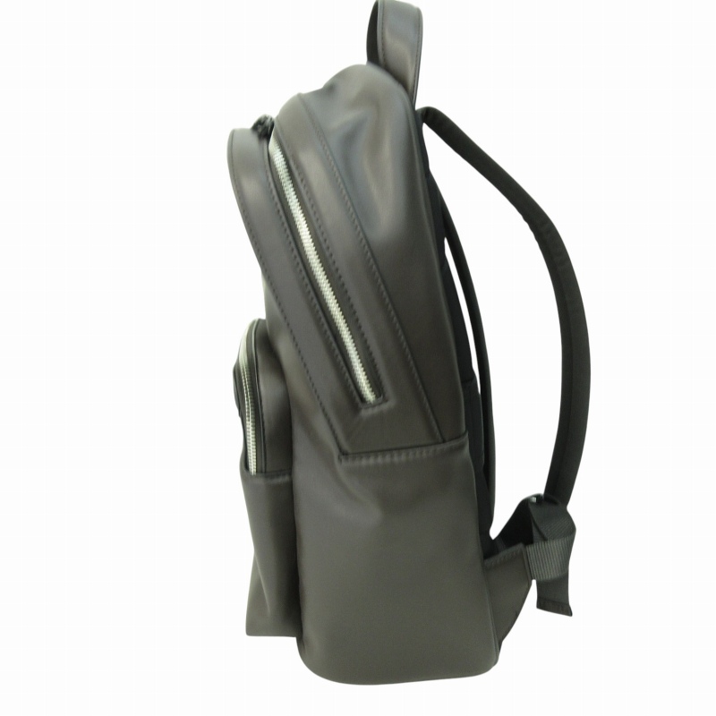 未使用品 ザラ ZARA フェイクレザー リュックサック デイパック A4収納