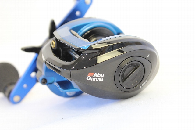 【未使用品】Abu Garcia BLX ベイトリール 青/黒 収納袋付き 特価】Abu アブガルシア BLACKMAX4-L ブラックマックス4 （左