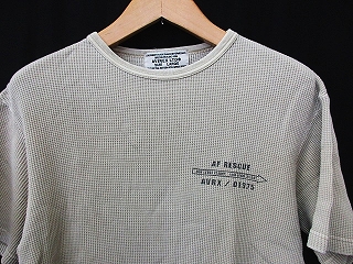 アヴィレックス Avirex Tシャツ 丸首 プリント ロゴ 半袖 ベージュ 黒 ブラック L メンズ 135 ベクトルパーク