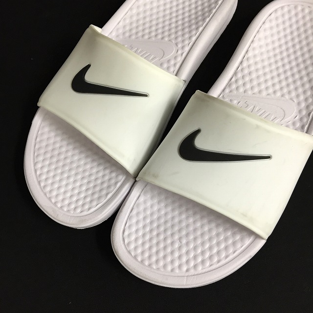 NIKE ホワイト スポーツサンダル Nike ホワイト キャニオンサンダル スポーツサンダル 24.0