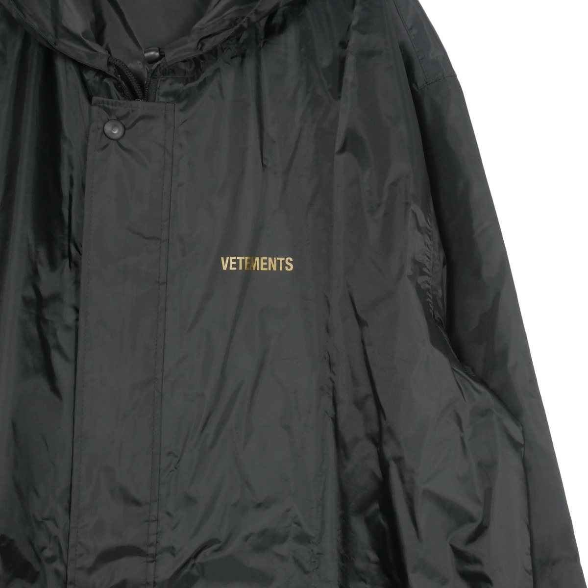 VETEMENTS レインコート 干