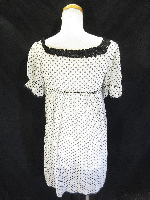 ホワイト レース模様 半袖ひざ丈ワンピース ホワイトレースひざ丈