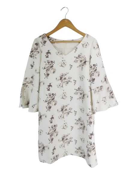 セシルマクビー 広島カープ コラボ ワンピース リボン付き セシルマクビー 広島カープ コラボ ワンピース リボン付き