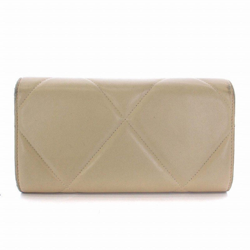 シャネル CHANEL シャネル19 マトラッセ ラムスキン 長財布 二つ折り  