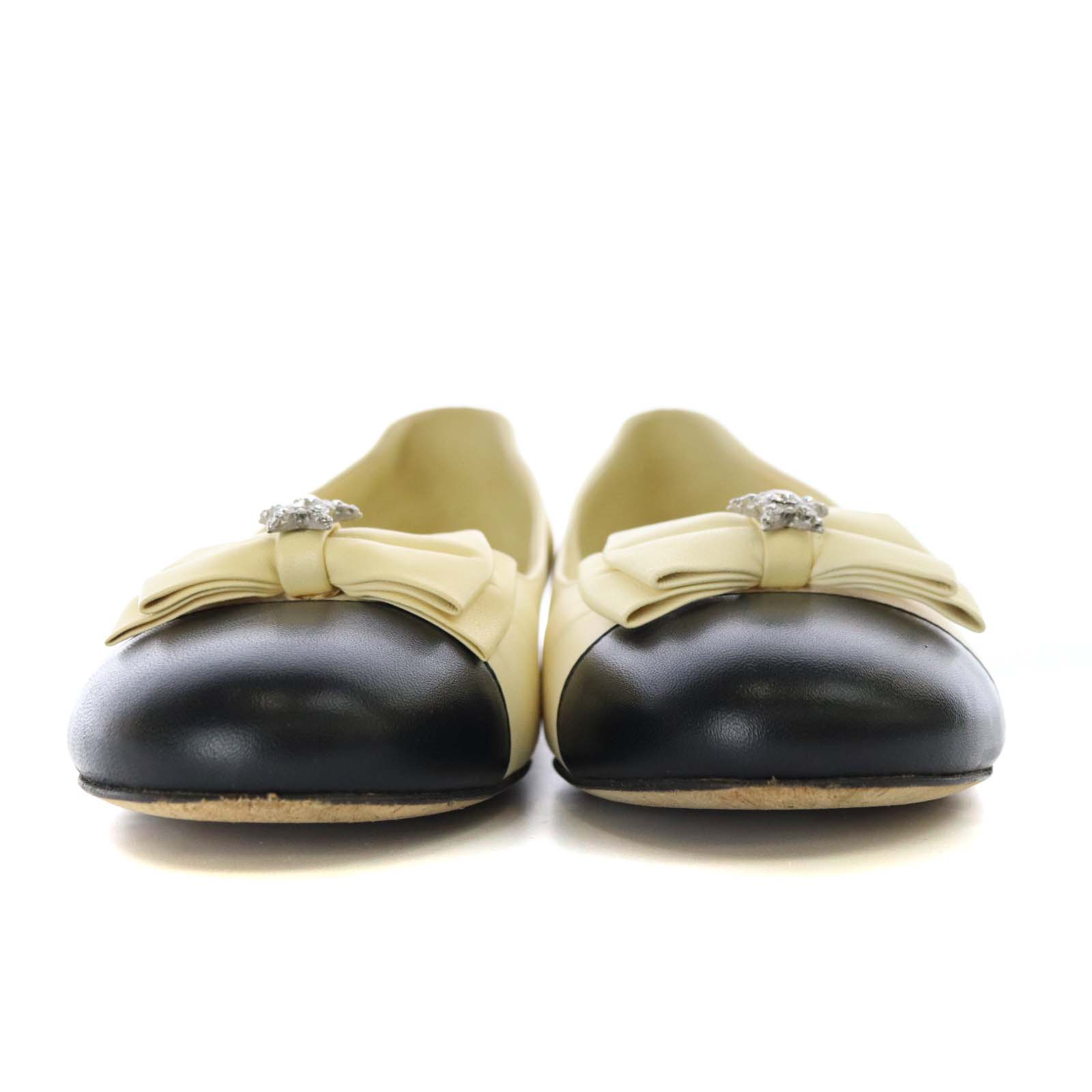 シャネル パンプス ラウンドトゥ ローヒール レザー ココマーク  