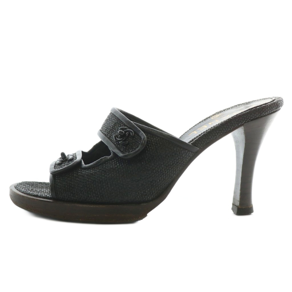 CHANEL シャネル オープントゥミュール ココマーク スエードベルトデザイン