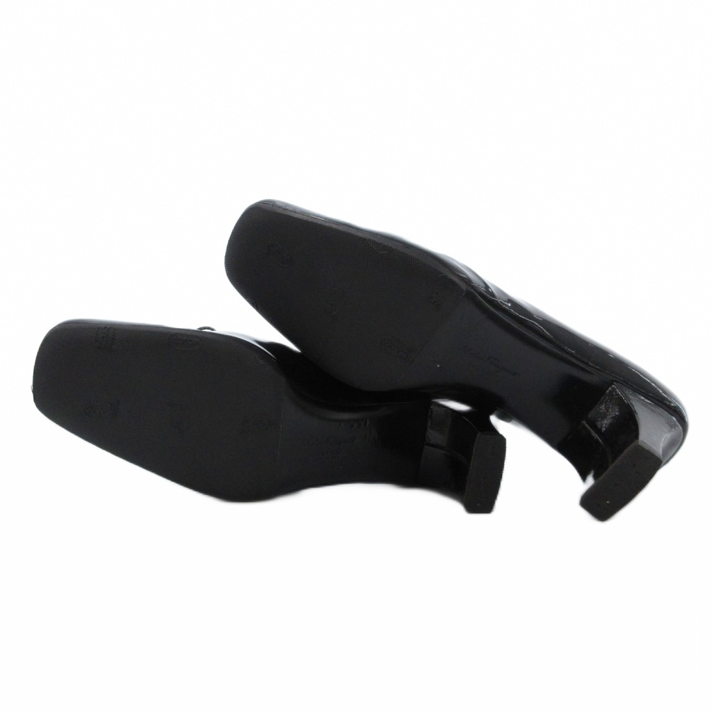 サルヴァトーレフェラガモ Salvatore Ferragamo パンプス