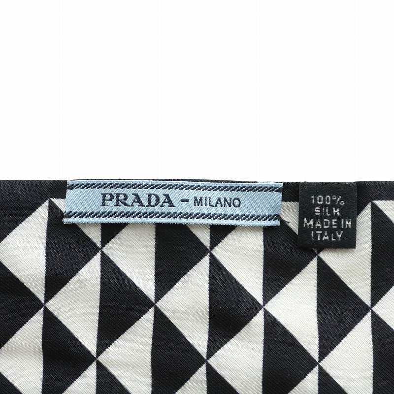 プラダ PRADA スカーフ ツイル 絹 シルク トライアングル柄 総柄 ロゴ  