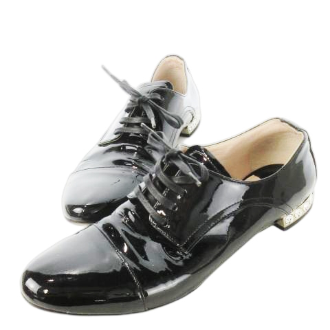 ✨希少✨MIU MIU エナメル フラットシューズ クリスタルビジュー Miu Miu エナメルスニーカー ✨希少✨MIU MIU エナメル フラット