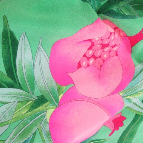 レオナール LEONARD スカーフ 大判 スクエア ザクロ 百合 リーフ 花柄