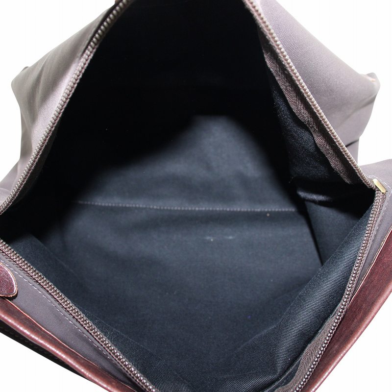 美品✨イルビゾンテ ショルダーバッグ レザー ブラック ロゴ型押し ゴールド金具 美品✨イルビゾンテ ショルダーバッグ ブラック レザー 本革 型