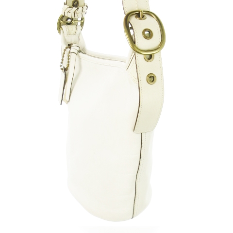 COACHホワイトレザーショルダーバッグ COACH ホワイトレザー ショルダーバッグ