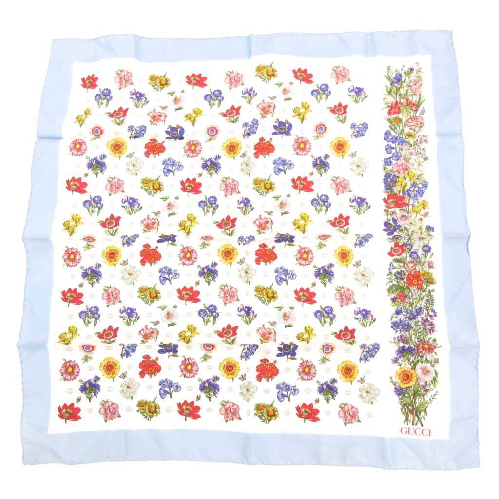 【中古】グッチ GUCCI スカーフ シルク 絹100％ フラワー 花柄 インターロッキング GG 総柄 白 ホワイト 水色 グッチ GUCCI スカーフ シルク 絹100％ フラワー 花柄 インター