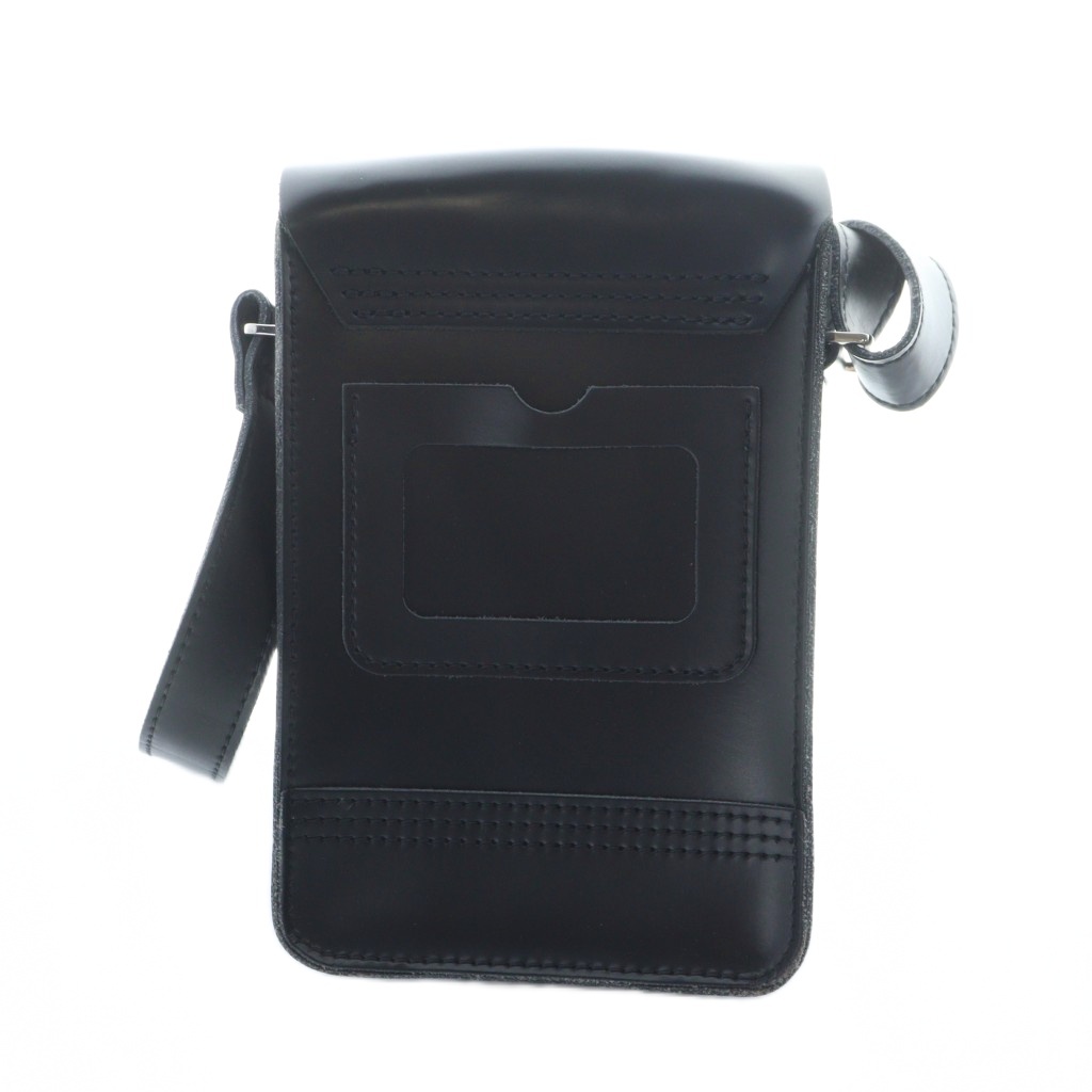 ドクターマーチン DR.MARTENS ショルダーバッグ ポシェット 斜めがけ