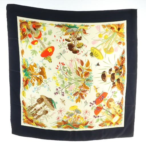 グッチ GUCCI スカーフ 絹 シルク 大判 キノコ 花 落ち葉 昆虫 ロゴ 総