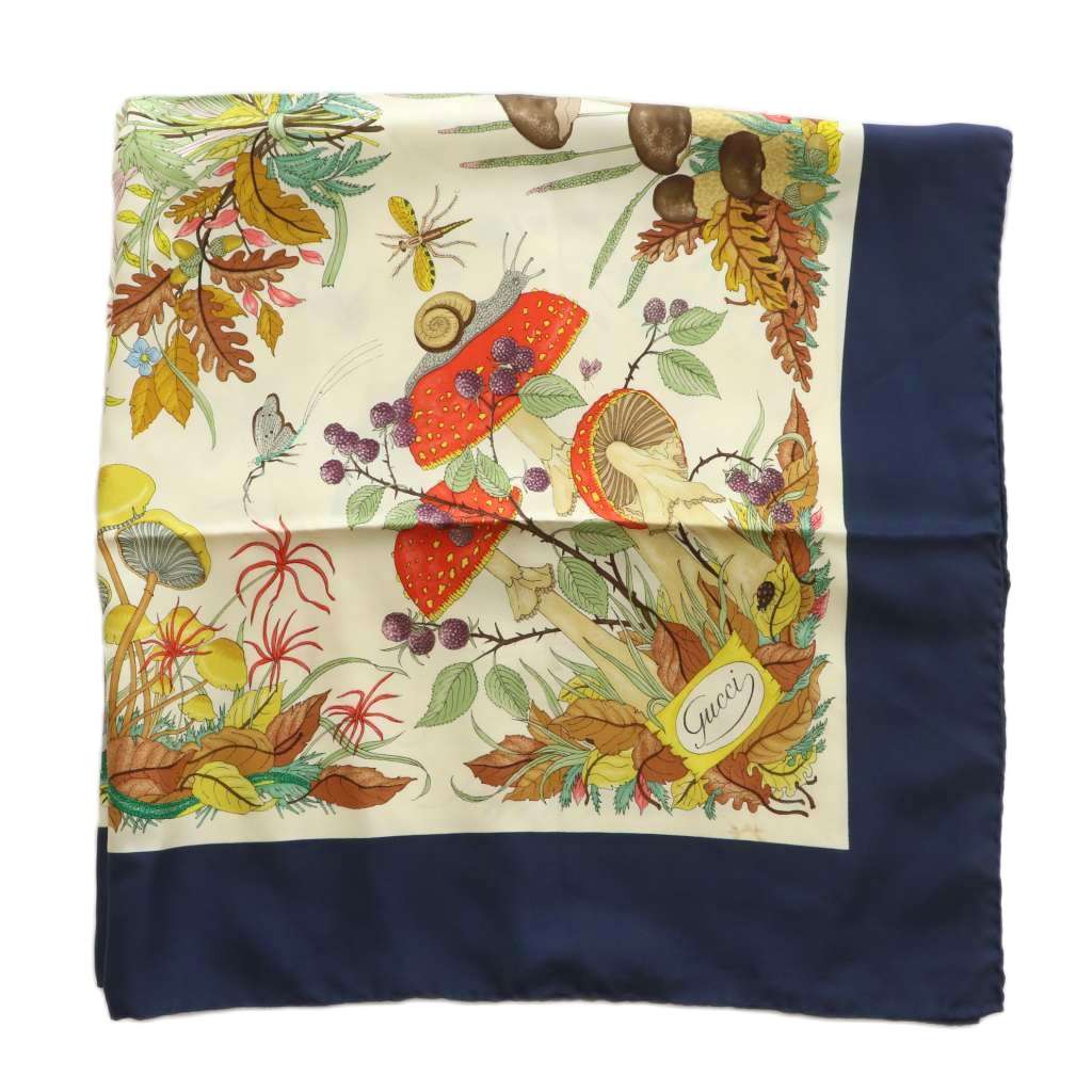 GUCCI グッチ シルク100％ キノコ きのこ 落ち葉 スカーフ ブラウン系 GUCCI グッチ シルク100％ キノコ きのこ 落ち葉 スカーフ