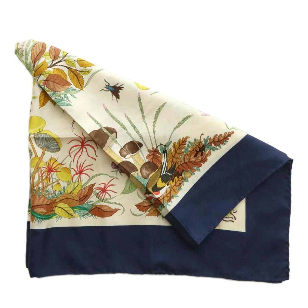 グッチ GUCCI スカーフ 絹 シルク 大判 キノコ 花 落ち葉 昆虫
