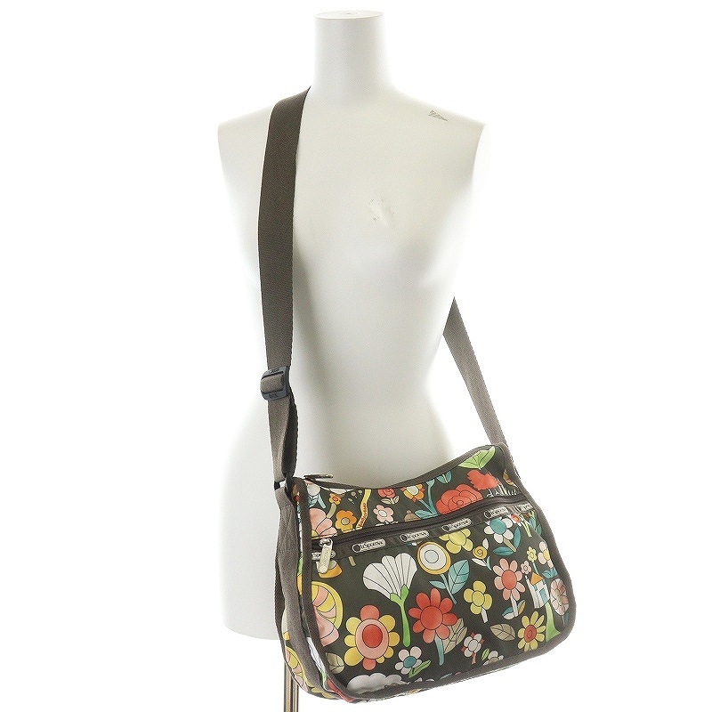 レスポートサック　花柄ショルダーバッグとポーチセット レスポートサック LesportSAC ショルダーバッグ ポーチセット 花
