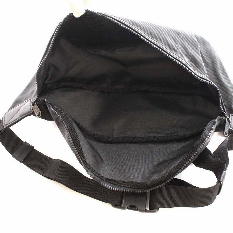 マークバイマークジェイコブス MARC by MARC JACOBS ボディバッグ