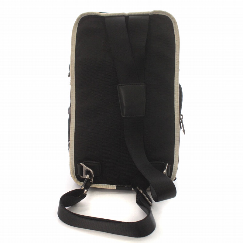 トゥミ TUMI ボディバッグ ワンショルダーバッグ ナイロン 黒 ブラック 