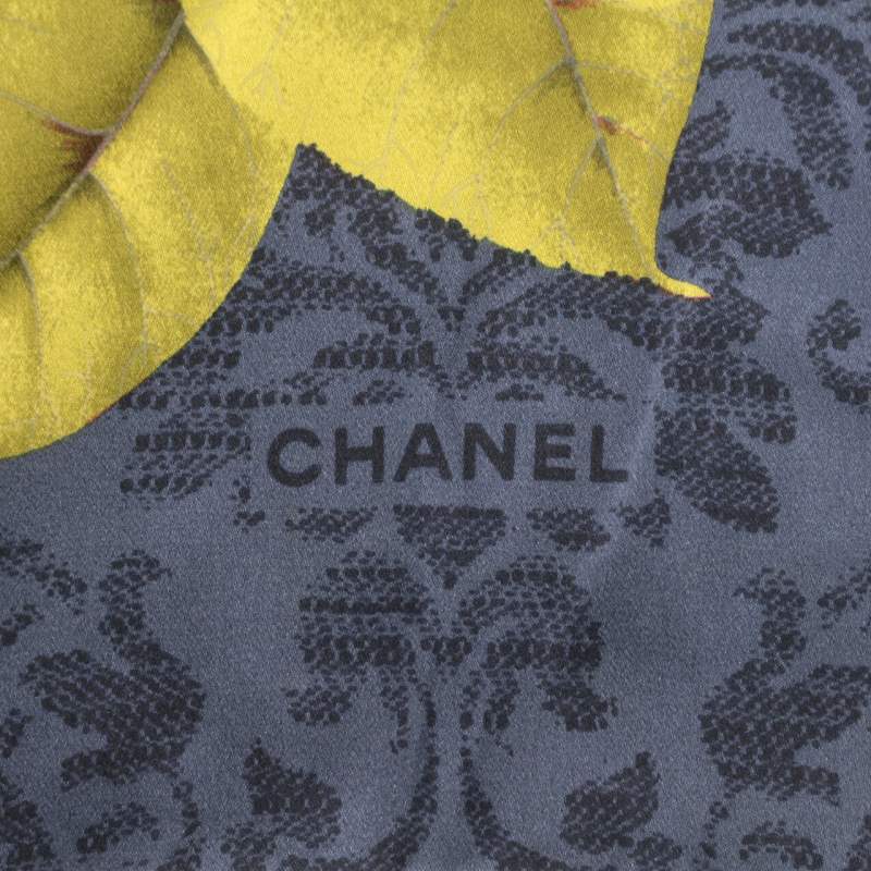 CHANEL シルク スカーフ 青（バラ柄） シャネル スカーフ ネイビー花 CHANEL -(soracoya)