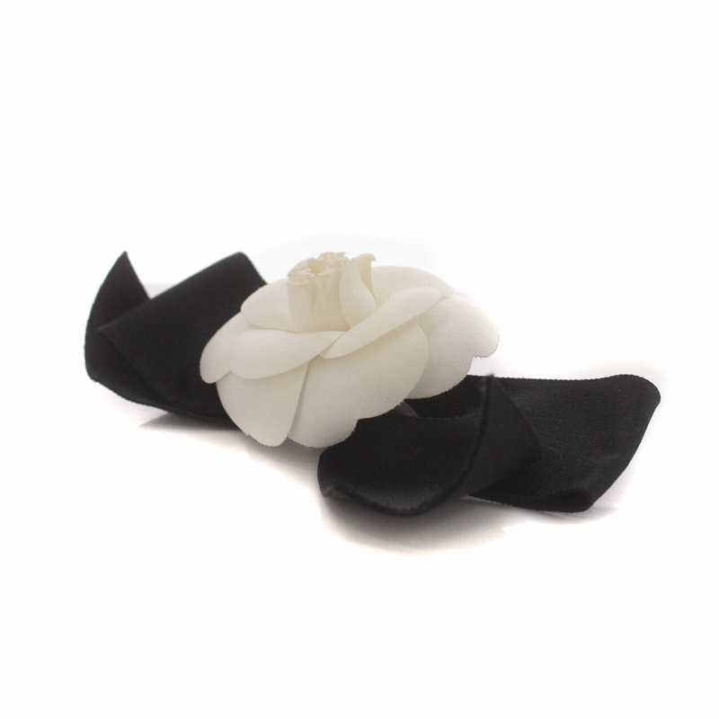 CHANEL カメリア リボン ブローチ シャネル(CHANEL)シャネル カメリア ブローチ アクセサリー レディース