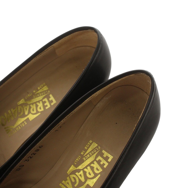 【美品】Ferragamo ガンチーニ ゴールド レザーローファー 黒 Salvatore Ferragamo - 美品✨フェラガモ 7.5B/24㎝ ガンチーニ