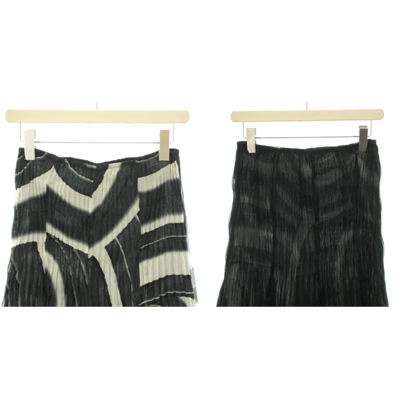 ミーイッセイミヤケ me ISSEY MIYAKE リバーシブルスカート ひざ丈  